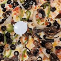 Guinevere'S Garden · Classic Red Sauce, Mushrooms, Tomatoes, Green Peppers, White Onions & Black Olives
