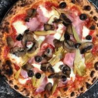 Quattro Stagioni · Tomato sauce, mozzarella, mushroom, artichoke, olives and prosciutto cotto.