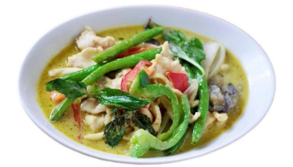 Classic Thai Green Curry 泰式绿咖喱 · Spicy. Basil, bamboo, bell pepper, string beans and eggplant. Served with rice.