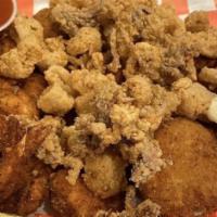 Fried Combination Platter · Shrimp, calamari, scallops, flounder, stuffed shrimp, stuffed mushroom and a baked clam