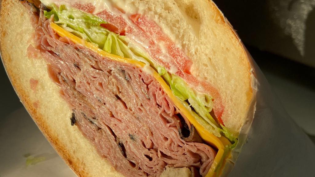 Meat Lover Specialty Sandwich · Boar’s head® roast beef, boar’s head® American cheese, lettuce, tomatoes, and boar’s head® real mayonnaise.