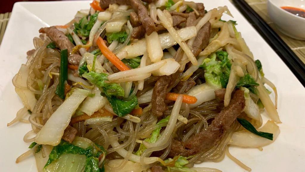 Pan Fried Beef Noodle · Served with choice of noodles and vegetables.