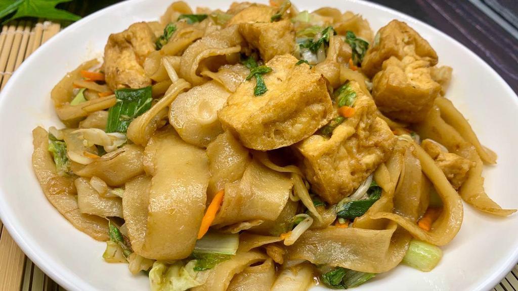 Pan Fried Noodles With Tofu · Vegetarian. Served with choice of noodles and vegetables.