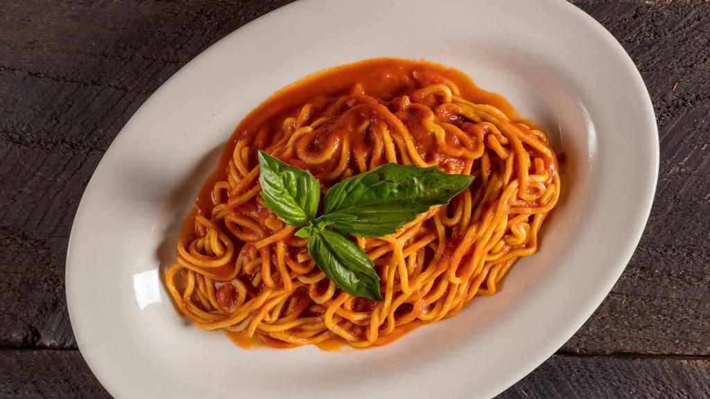 Taglierini Pomodoro · Homemade Spaghetti tomato Sauce