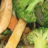 Chicken With Broccoli Lunch · Served with choice of side and white rice.