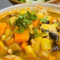 Sopa De Pollo Con Vegetables · Soup with chicken and mixed vegetables.