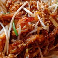 Pad Thai Shrimp · Sautéed rice noodle with shrimp, egg, tofu, bean sprouts, scallion and peanuts