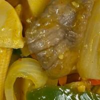 Curry Beef With Onions 咖喱牛 · Spicy.