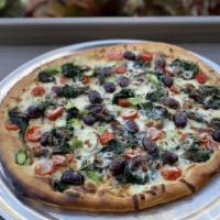 Veggie Bianca · sun dried tomato, kalamata olives, zucchini, fresh arugula, artichoke with white sauce and m...