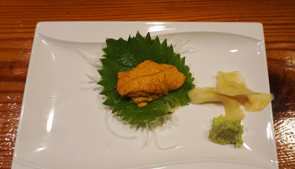 Uni  · Sea urchin.