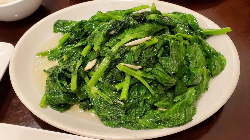 Sautéed Peas Sprout / 炒豆苗 · 