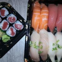 Sushi Deluxe · 10pcs. Assorted sushi and tuna roll.