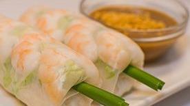 #20. Summer Roll / 菲菜鮮蝦卷 · Shrimp and vegetables with rice paper