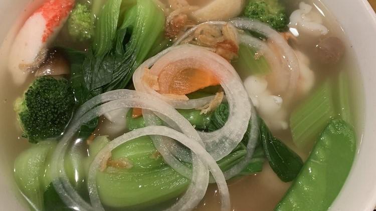 #19. Seafood-Rice Noodle Beef Soup / 海鮮粉 · 