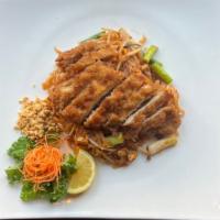 🏆(L)Pad Thai Crispy Chicken🏆 · Stirred fry Rice noodle, bean curd, scallions, bean sprouts, egg, peanuts and top with crisp...
