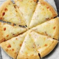 Ultimate Cheese Lover'S Signature Pizza · 8 slices. 50% more cheese. With garlic parmesan sauce and toasted parmesan crust finisher.