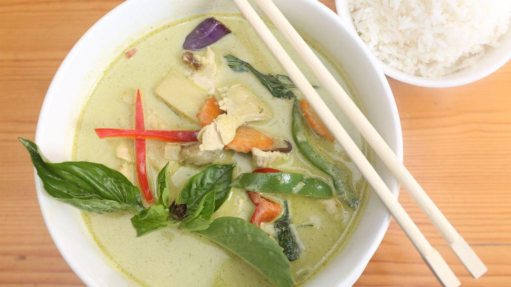 Gaeng Kiew Warn · Green curry. Thai-style green curry with bamboo shoot, basil leave, carrot, eggplant, green bean and bell pepper simmered in coconut milk.