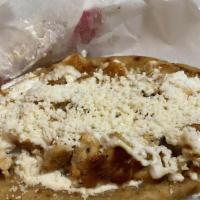 Huaraches Regulares · Beans lettuce cream and cheese