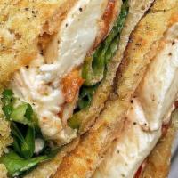 Chicken Vepacpuz · Grilled chicken, avocado, red pepper, Pepper Jack cheese and chipotle sauce.