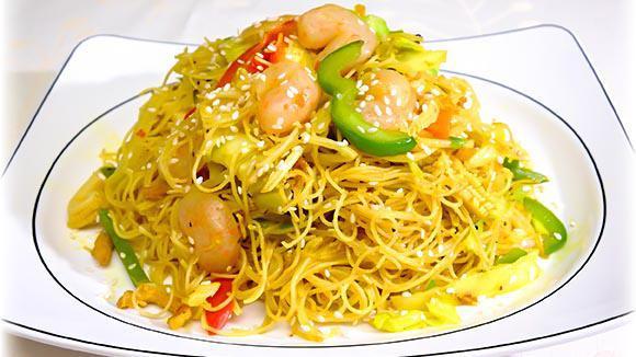 Singapore Style Fried Rice Noodle · 