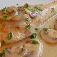 Filete De Pescado En Salsa De Camarones · Filled fish in shrimp sauce