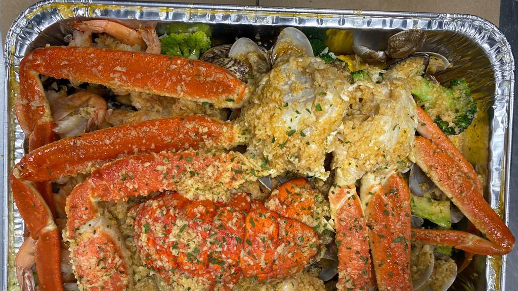 Party Tray. A · 1lb Snow Crab Legs 
1lb Shrimp Head Off 
1lb Green Mussels 
1lb Black Mussels 
1pc Lobster Tail 
1lb Clam 
Free Fried Shrimp Basket W.Fries