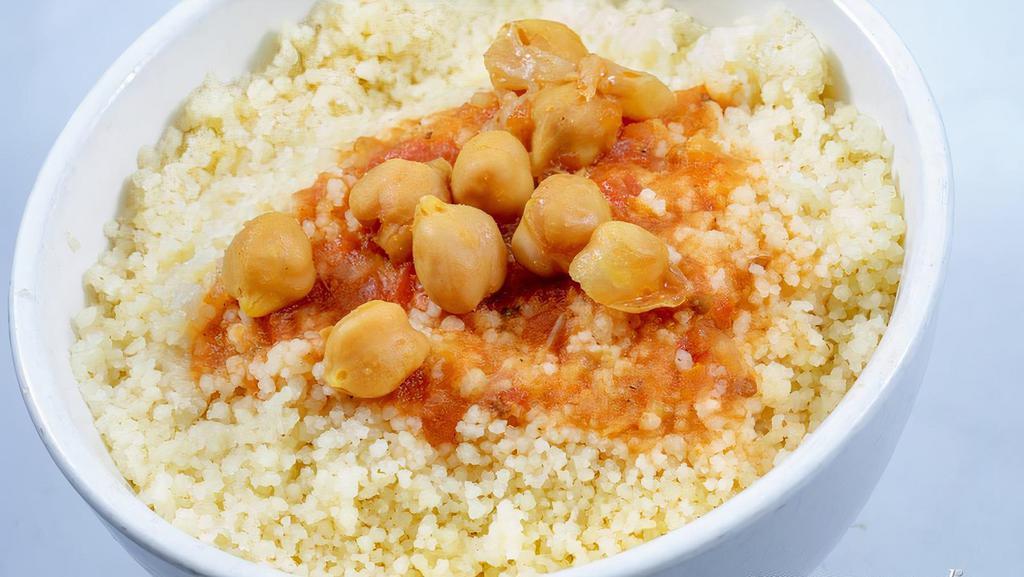 Couscous Legumes · Traditional Moroccan Couscous with Seasonal Vegetables
