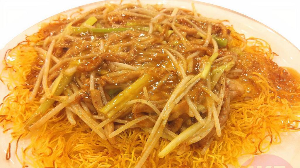 Shredded Pork Pan Fried Noodles肉絲炒麵（兩面黃） · Choice with shredded chicken or beef.
