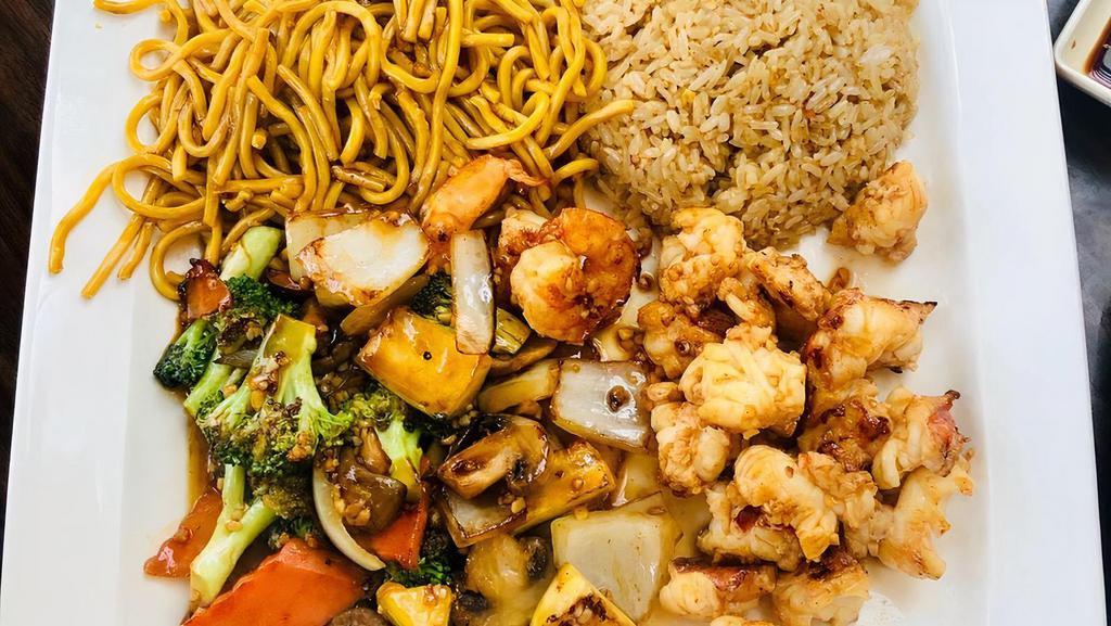 Hibachi Scallop · Comes with two pieces of shrimp on the side. soup salad fried rice vegetables and noodles.