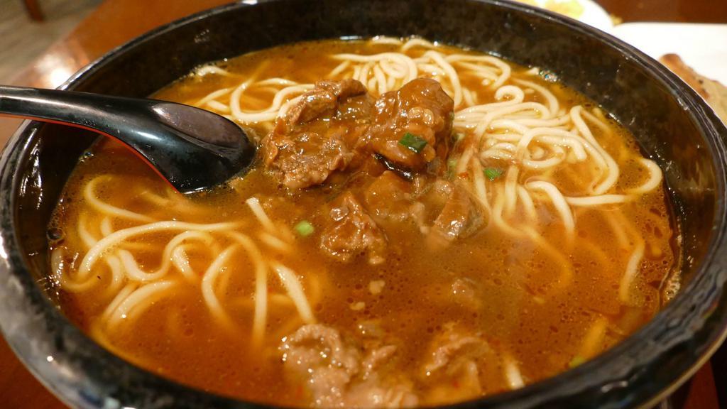 Beef Noodle Soup 牛肉拉面 · 