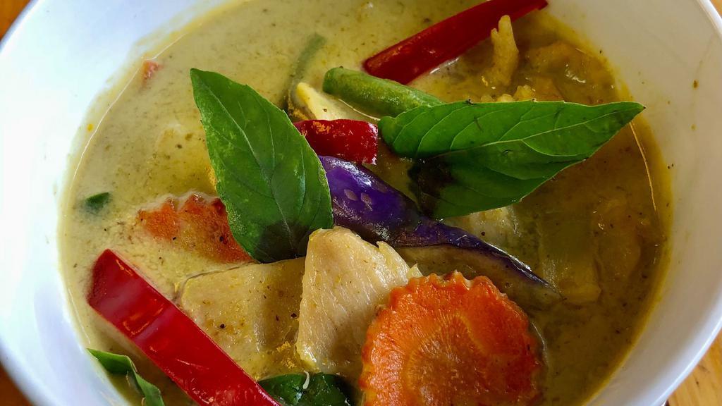 Green Curry/Lunch · Green curry paste, coconut milk, eggplant, bamboo shoot, bell pepper, carrot, string bean, and fresh basil.
