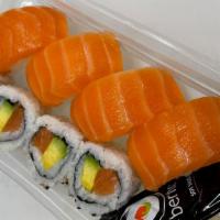 Atlantic Salmon Avocado And Nigiri Combo (8.9 Oz) · 