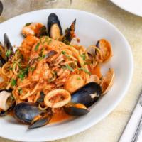Fettuccine Frutti Di Mare · scallops, clams, mussels, shrimp, calamari marinara or fra diavolo sauce (Add lobster tail 5...