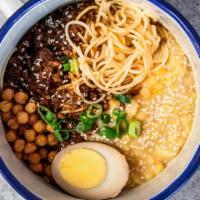 Za Jiang Noodle 豌豆杂酱面. · 🌶️ 
Minced Pork, Yellow Bean Paste, Chili oil, Fried Beans, Braised Egg.