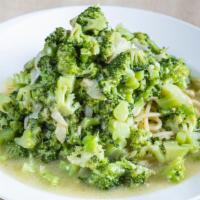 Pasta With Broccoli, Garlic & Oil · 