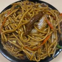 Beef Lo Mein牛捞面 · Egg noodle dish with beef.