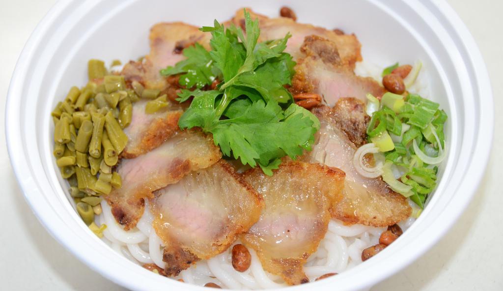 Fried Pork Belly Rice Noodle / 锅烧桂林米粉 · 锅烧米粉