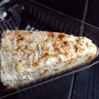 Cheesecake · Crust (almond, agave, cinnamon and dates).
Filling (cashew, coconut meat, vanilla, lime juic...
