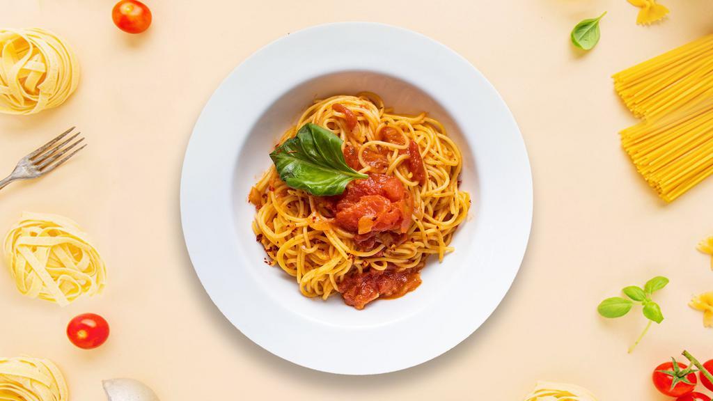Palermo Pomodoro Pasta · Fresh tomatoes, olive oil, and basil grinded to create the pomodoro sauce.