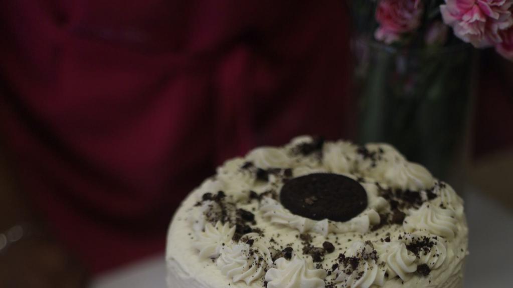 Cookies & Cream Cake · 6 Inch Cookies & Cream Cake with Vanilla Buttercream Icing
