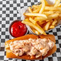 Cold Lobster Roll · Cold Lobster Sauce, Pickles, Capers, Celery, Creole Seasoning, Old Bay Chips