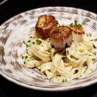 Scallop Parmesan Fettuccine · Pan-Seared Japanese Scallop, Fettuccine, Parmesan Cream Sauce, Garlic Chips, Parsley, and Ch...