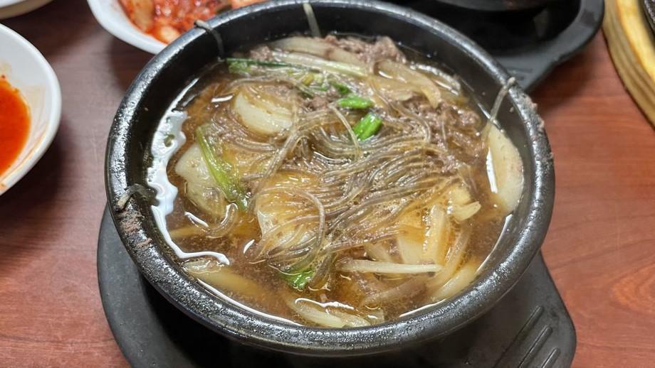 Ttukbaegi-Bulgogi · Hot pot sliced tender beef with clear noodle.