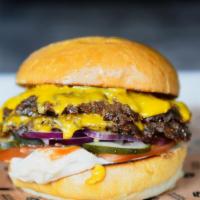 Huntington 100% Angus Beef Burger (8 Oz.) · Mozzarella, Bacon, Mushroom, Tomato, Onion, Lettuce, Fries, Brioche Bun. Truffle Fries Upgra...
