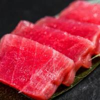 Tataki Tuna 鲣金枪鱼 · Ponzu sauce.