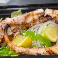 Oxtapodi · Grilled octopus.