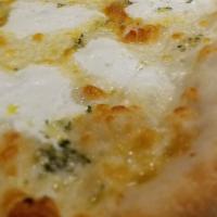White · Mozzarella, ricotta, Parmesan cheese, and fresh garlic.