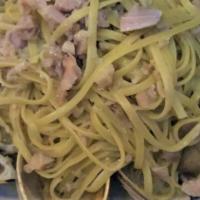 Linguini & Clam Sauce · Red or White Sauce