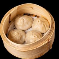 Pork Soup Dumpling 小籠包 · 