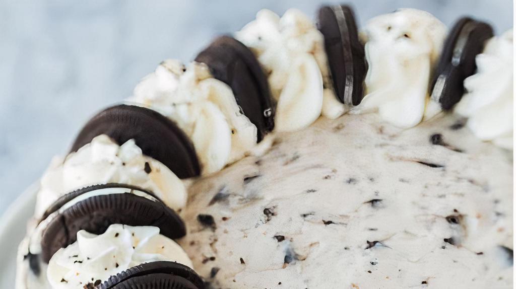 Fresh 8' Whole Oreo Mousse Cake For 6 To 8 People · This Oreo cookie mousse cake starts with a fudgy brownie, Oreo cheesecake, chocolate chip cookie mousse and it's topped with whipped cream.